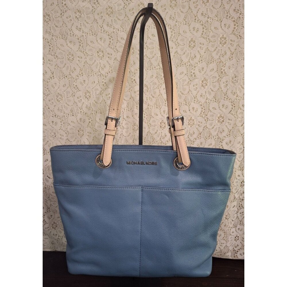 EUC Michael Kors Light Blue Leather Medium Top Zip Pocket Tote